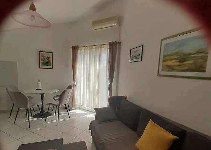 Hana Appartement Klenovica
